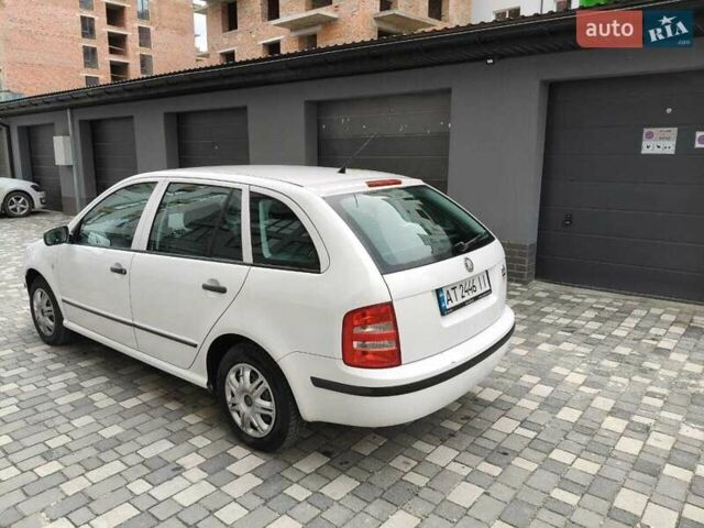 Белый Шкода Фабия, объемом двигателя 1.2 л и пробегом 271 тыс. км за 3400 $, фото 4 на Automoto.ua