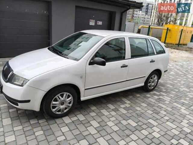 Белый Шкода Фабия, объемом двигателя 1.2 л и пробегом 271 тыс. км за 3400 $, фото 1 на Automoto.ua