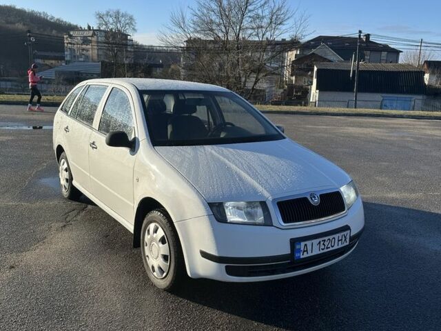 Білий Шкода Фабія, об'ємом двигуна 1.4 л та пробігом 270 тис. км за 2999 $, фото 1 на Automoto.ua
