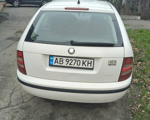 Белый Шкода Фабия, объемом двигателя 1.4 л и пробегом 312 тыс. км за 2900 $, фото 6 на Automoto.ua