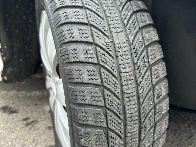 Белый Шкода Фабия, объемом двигателя 1.9 л и пробегом 300 тыс. км за 1750 $, фото 9 на Automoto.ua