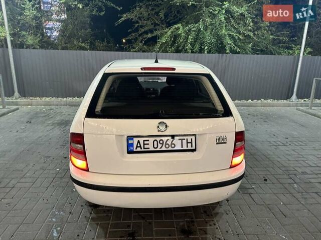 Білий Шкода Фабія, об'ємом двигуна 1.2 л та пробігом 397 тис. км за 3400 $, фото 3 на Automoto.ua