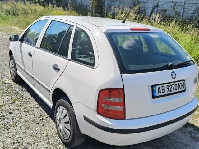 Белый Шкода Фабия, объемом двигателя 1.4 л и пробегом 312 тыс. км за 2900 $, фото 4 на Automoto.ua