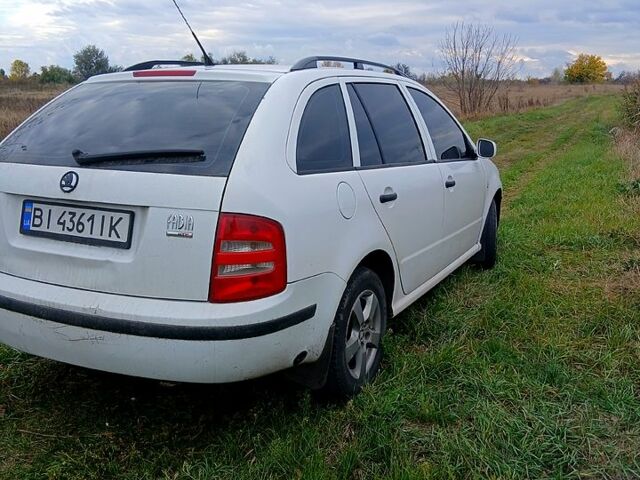 Белый Шкода Фабия, объемом двигателя 1.2 л и пробегом 350 тыс. км за 3500 $, фото 5 на Automoto.ua