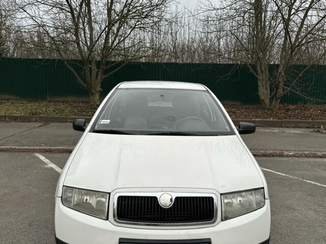 Белый Шкода Фабия, объемом двигателя 1.9 л и пробегом 300 тыс. км за 1750 $, фото 3 на Automoto.ua