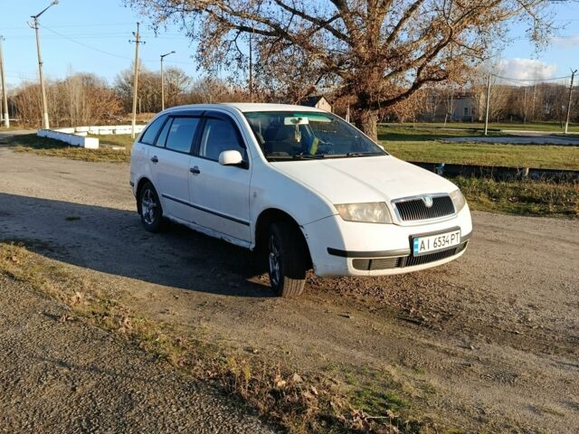 Белый Шкода Фабия, объемом двигателя 1.4 л и пробегом 257 тыс. км за 3000 $, фото 7 на Automoto.ua