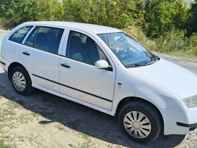 Белый Шкода Фабия, объемом двигателя 1.4 л и пробегом 312 тыс. км за 2900 $, фото 2 на Automoto.ua