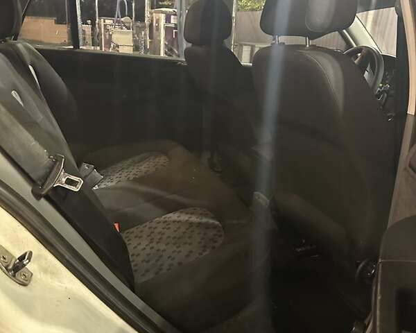Білий Шкода Фабія, об'ємом двигуна 1.2 л та пробігом 397 тис. км за 3400 $, фото 10 на Automoto.ua