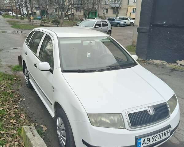 Белый Шкода Фабия, объемом двигателя 1.4 л и пробегом 312 тыс. км за 2900 $, фото 4 на Automoto.ua