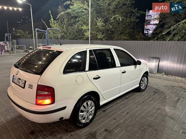 Білий Шкода Фабія, об'ємом двигуна 1.2 л та пробігом 397 тис. км за 3400 $, фото 4 на Automoto.ua