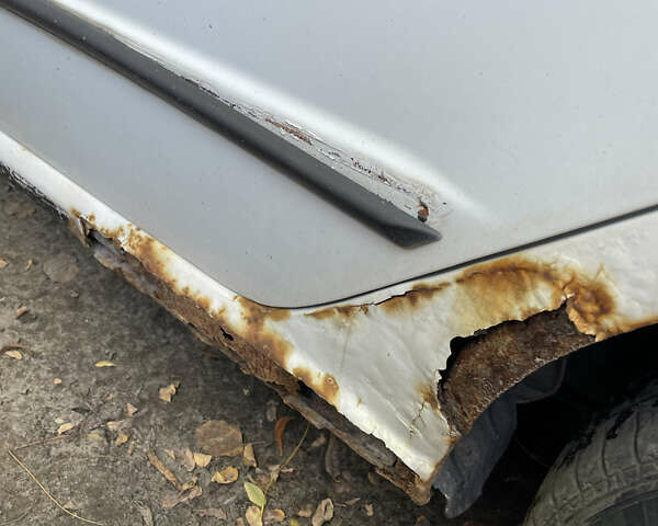 Белый Шкода Фабия, объемом двигателя 1.2 л и пробегом 330 тыс. км за 200 $, фото 7 на Automoto.ua