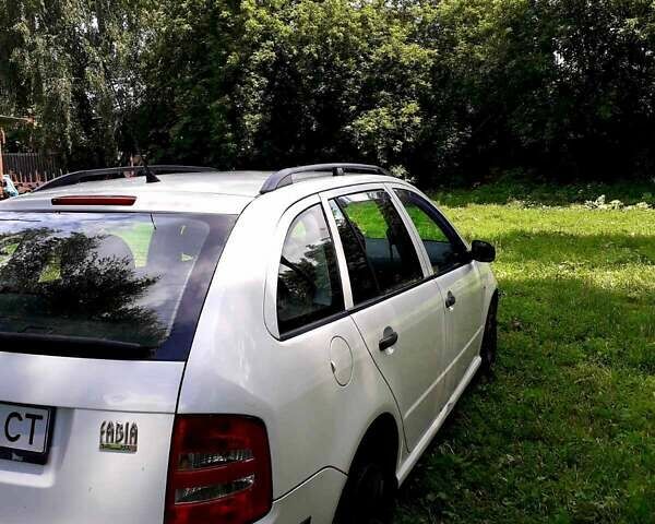 Білий Шкода Фабія, об'ємом двигуна 1.2 л та пробігом 266 тис. км за 4000 $, фото 5 на Automoto.ua