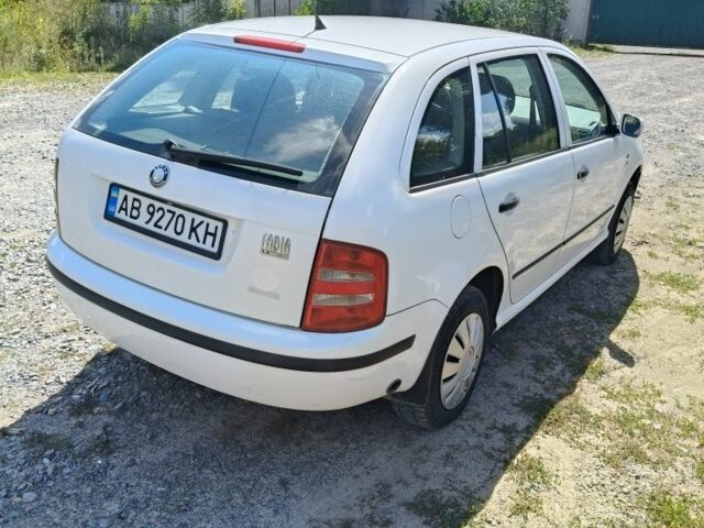 Белый Шкода Фабия, объемом двигателя 1.4 л и пробегом 312 тыс. км за 2900 $, фото 3 на Automoto.ua