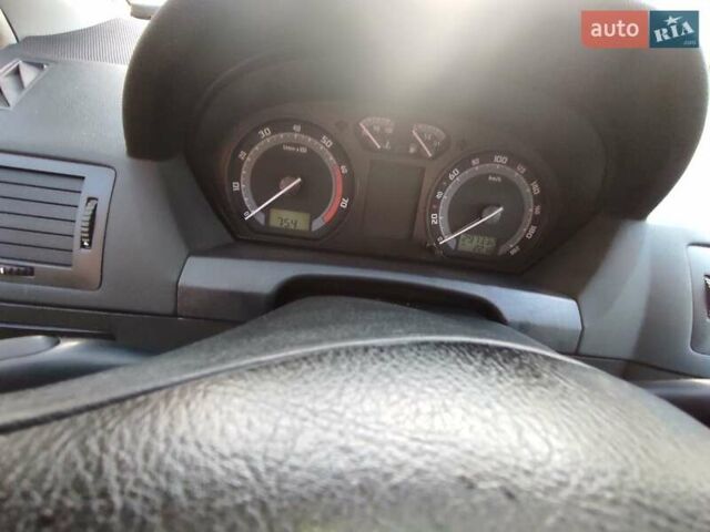 Білий Шкода Фабія, об'ємом двигуна 1.2 л та пробігом 298 тис. км за 3300 $, фото 19 на Automoto.ua