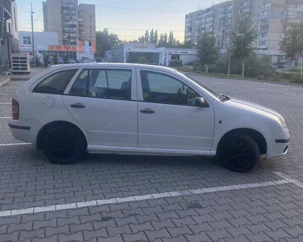 Білий Шкода Фабія, об'ємом двигуна 1.9 л та пробігом 395 тис. км за 3800 $, фото 11 на Automoto.ua