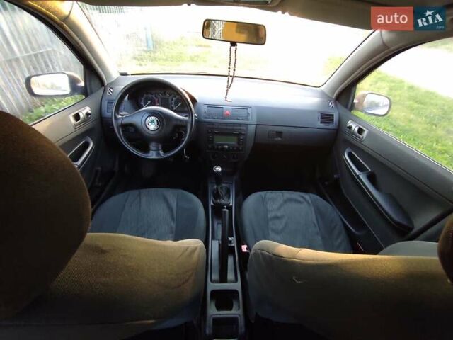Білий Шкода Фабія, об'ємом двигуна 1.2 л та пробігом 298 тис. км за 3300 $, фото 14 на Automoto.ua