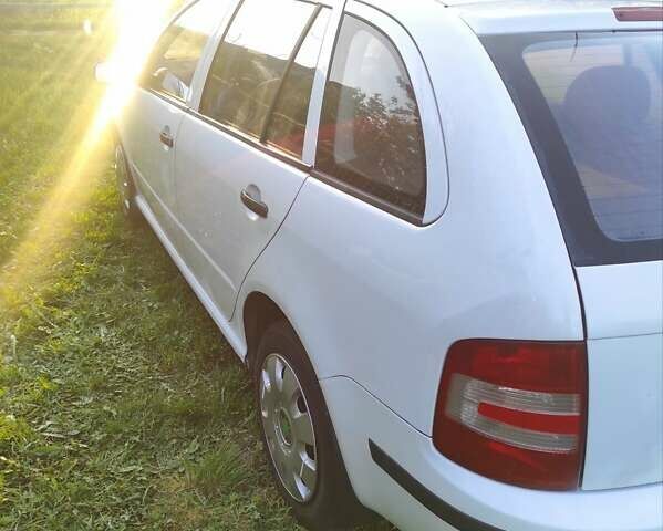 Білий Шкода Фабія, об'ємом двигуна 1.2 л та пробігом 298 тис. км за 3300 $, фото 6 на Automoto.ua