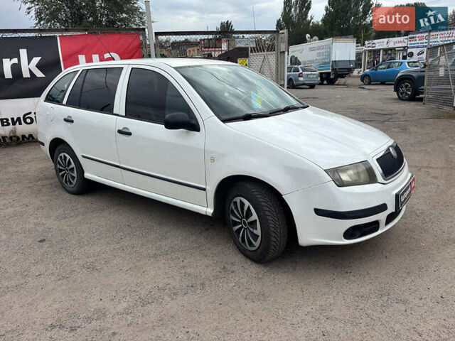 Шкода Фабия 2006 в Запорожье на Automoto.ua Белый Шкода Фабия, объемом двигателя 1.2 л и пробегом 260 тыс. км за 3790 $, фото 6 на Automoto.ua