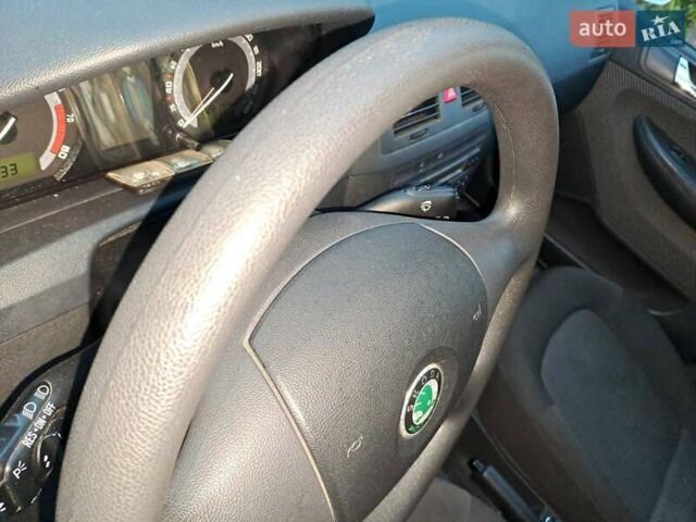 Білий Шкода Фабія, об'ємом двигуна 1.39 л та пробігом 220 тис. км за 4700 $, фото 11 на Automoto.ua