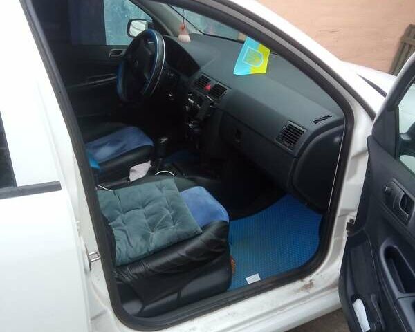 Білий Шкода Фабія, об'ємом двигуна 1.2 л та пробігом 260 тис. км за 3300 $, фото 5 на Automoto.ua