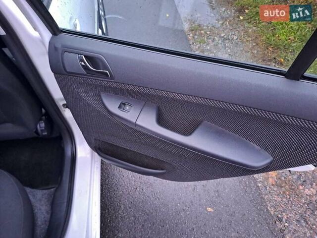 Білий Шкода Фабія, об'ємом двигуна 1.39 л та пробігом 220 тис. км за 4700 $, фото 19 на Automoto.ua