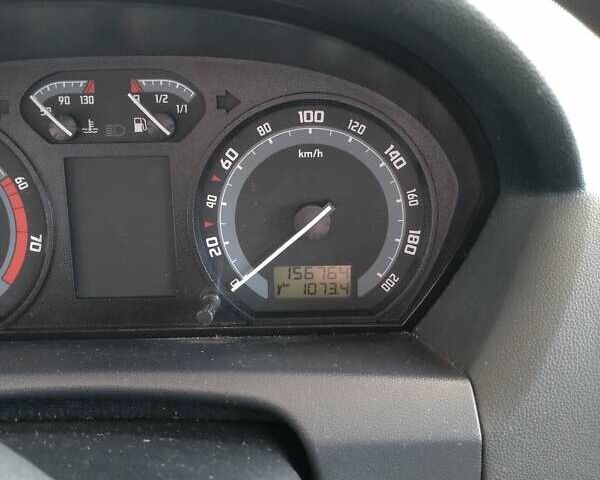 Білий Шкода Фабія, об'ємом двигуна 1.2 л та пробігом 157 тис. км за 3193 $, фото 5 на Automoto.ua