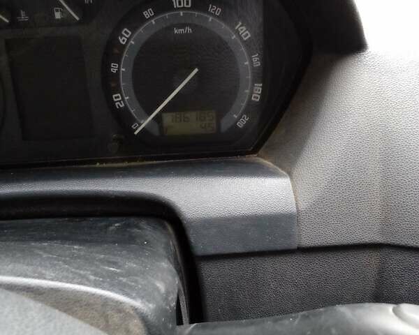Белый Шкода Фабия, объемом двигателя 1.2 л и пробегом 186 тыс. км за 3000 $, фото 4 на Automoto.ua