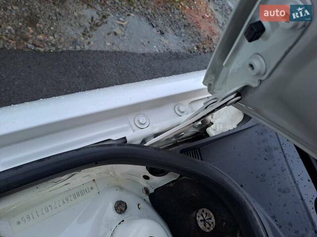 Білий Шкода Фабія, об'ємом двигуна 1.39 л та пробігом 220 тис. км за 4700 $, фото 24 на Automoto.ua