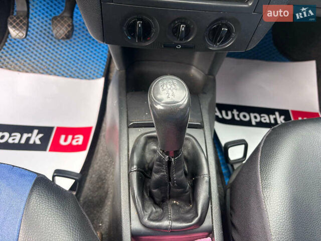 Шкода Фабия 2006 в Запорожье на Automoto.ua Белый Шкода Фабия, объемом двигателя 1.2 л и пробегом 260 тыс. км за 3790 $, фото 18 на Automoto.ua