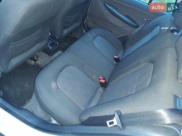 Білий Шкода Фабія, об'ємом двигуна 1.39 л та пробігом 220 тис. км за 4700 $, фото 15 на Automoto.ua