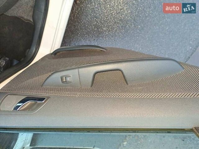 Білий Шкода Фабія, об'ємом двигуна 1.39 л та пробігом 220 тис. км за 4700 $, фото 14 на Automoto.ua