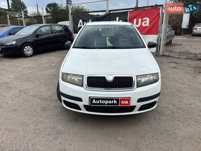 Шкода Фабия 2006 в Запорожье на Automoto.ua Белый Шкода Фабия, объемом двигателя 1.2 л и пробегом 260 тыс. км за 3790 $, фото 7 на Automoto.ua