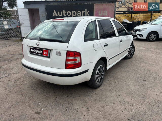 Шкода Фабия 2006 в Запорожье на Automoto.ua Белый Шкода Фабия, объемом двигателя 1.2 л и пробегом 260 тыс. км за 3790 $, фото 4 на Automoto.ua