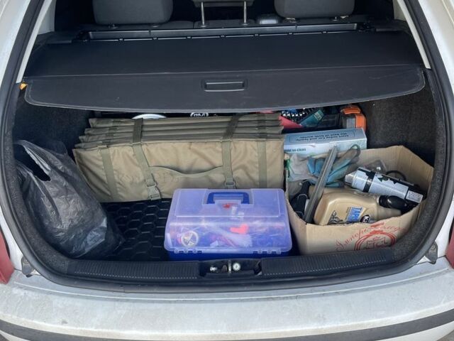 Белый Шкода Фабия, объемом двигателя 1.4 л и пробегом 214 тыс. км за 4700 $, фото 6 на Automoto.ua