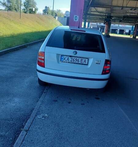 Белый Шкода Фабия, объемом двигателя 1.39 л и пробегом 278 тыс. км за 3700 $, фото 3 на Automoto.ua