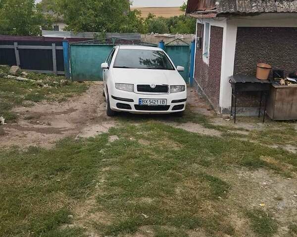 Белый Шкода Фабия, объемом двигателя 1.2 л и пробегом 260 тыс. км за 3650 $, фото 7 на Automoto.ua