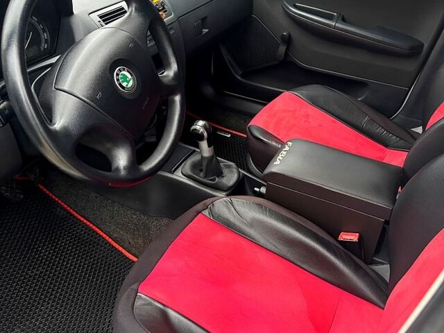 Белый Шкода Фабия, объемом двигателя 1.2 л и пробегом 213 тыс. км за 3500 $, фото 10 на Automoto.ua