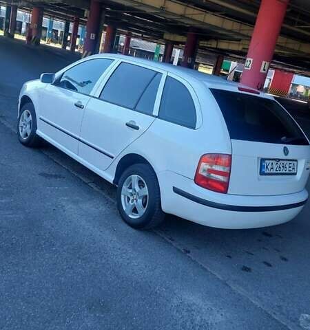 Белый Шкода Фабия, объемом двигателя 1.39 л и пробегом 278 тыс. км за 3700 $, фото 5 на Automoto.ua