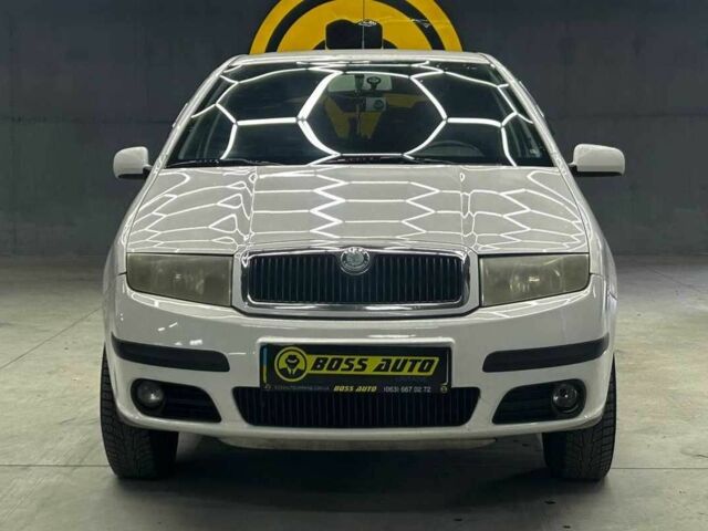 Белый Шкода Фабия, объемом двигателя 1.4 л и пробегом 293 тыс. км за 4700 $, фото 1 на Automoto.ua