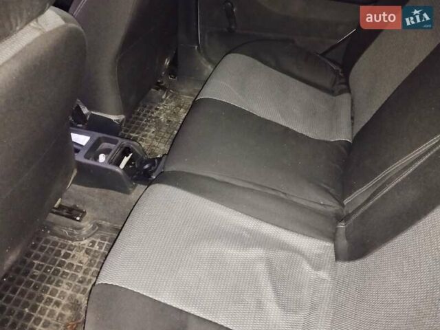 Белый Шкода Фабия, объемом двигателя 1.2 л и пробегом 260 тыс. км за 3650 $, фото 1 на Automoto.ua