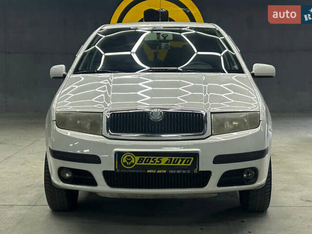 Белый Шкода Фабия, объемом двигателя 1.39 л и пробегом 293 тыс. км за 4700 $, фото 1 на Automoto.ua