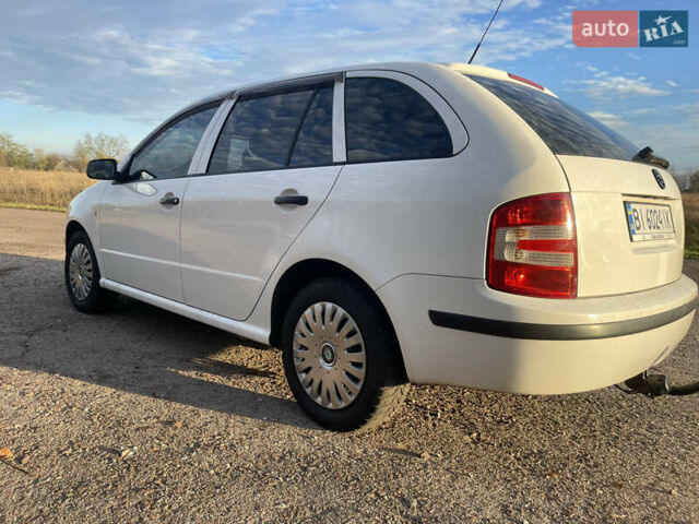 Білий Шкода Фабія, об'ємом двигуна 1.42 л та пробігом 216 тис. км за 4250 $, фото 4 на Automoto.ua