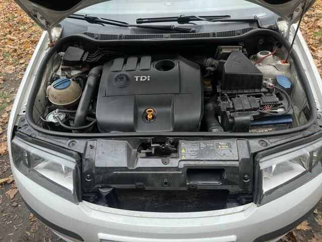 Белый Шкода Фабия, объемом двигателя 1.4 л и пробегом 214 тыс. км за 4700 $, фото 7 на Automoto.ua