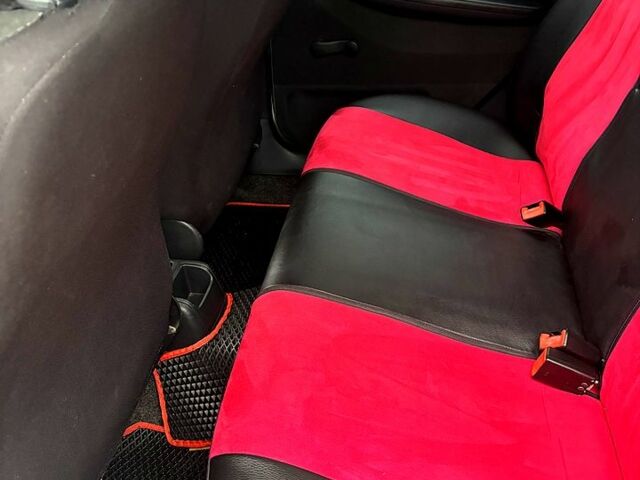 Белый Шкода Фабия, объемом двигателя 1.2 л и пробегом 213 тыс. км за 3500 $, фото 9 на Automoto.ua