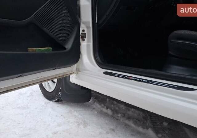 Білий Шкода Фабія, об'ємом двигуна 1.42 л та пробігом 201 тис. км за 3599 $, фото 20 на Automoto.ua