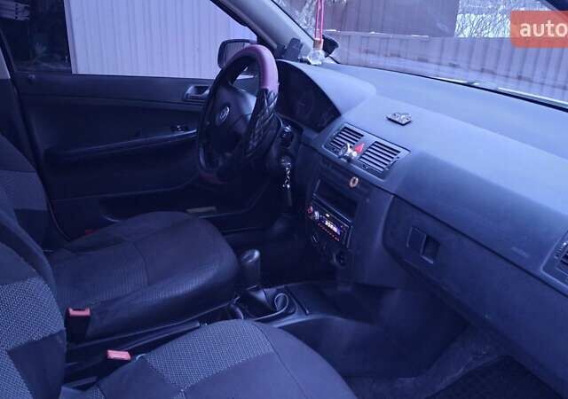 Білий Шкода Фабія, об'ємом двигуна 1.42 л та пробігом 201 тис. км за 3599 $, фото 24 на Automoto.ua