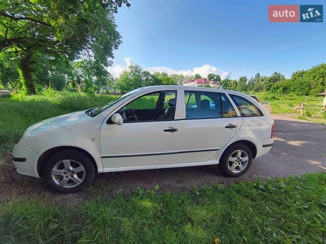 Белый Шкода Фабия, объемом двигателя 1.2 л и пробегом 193 тыс. км за 3100 $, фото 5 на Automoto.ua