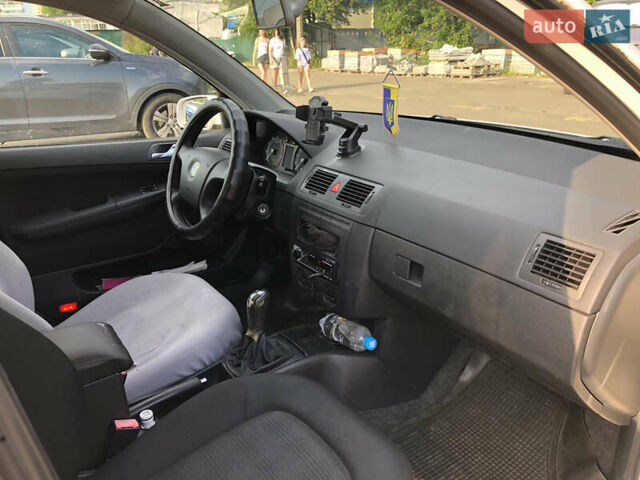 Білий Шкода Фабія, об'ємом двигуна 1.2 л та пробігом 209 тис. км за 4100 $, фото 15 на Automoto.ua