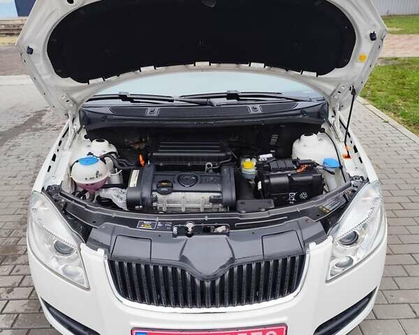 Білий Шкода Фабія, об'ємом двигуна 1.4 л та пробігом 182 тис. км за 5500 $, фото 41 на Automoto.ua