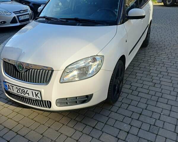 Білий Шкода Фабія, об'ємом двигуна 1.6 л та пробігом 211 тис. км за 6600 $, фото 1 на Automoto.ua